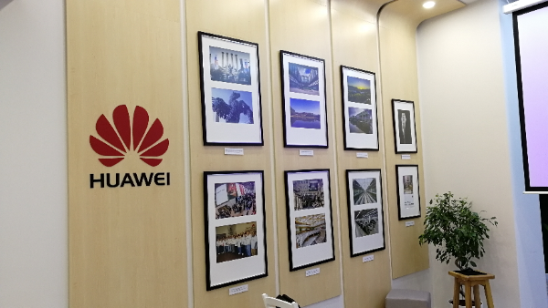 Huawei: новый монобрендовый магазин в Киеве и суперфлагманы-убийцы P20 и P20 Pro — ВИДЕО