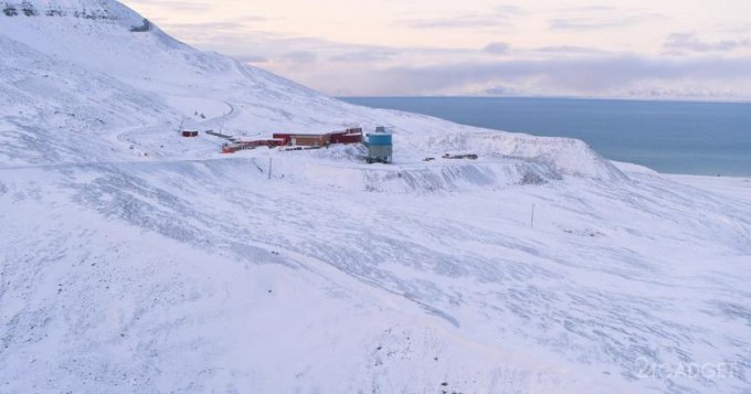38945 GitHub "закопав" в Арктиці 21 ТБ даних на випадок природних катастроф або ядерної війни (6 фото + відео)