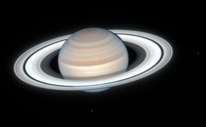 39274 Хаббл побачив на Сатурні літо і чіткі кільця