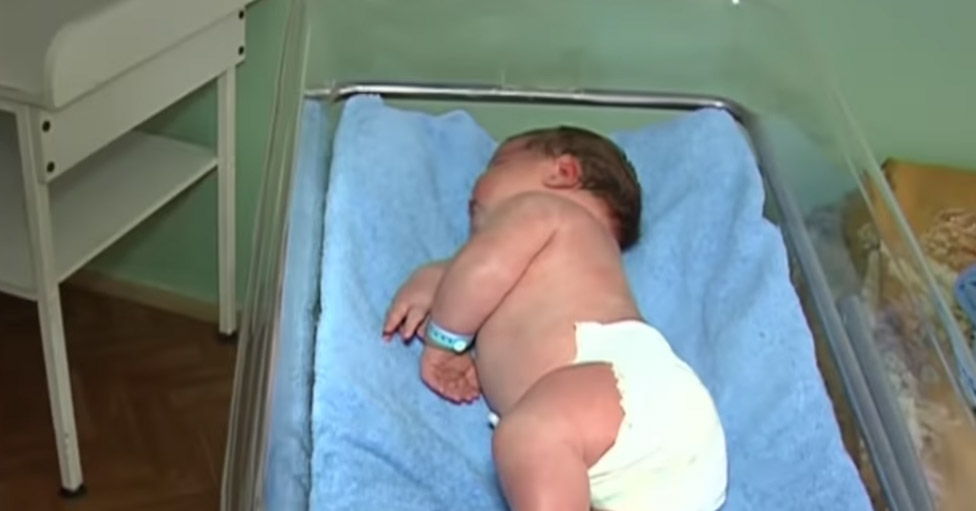 Найбільшому новонародженому України вже 6 років. Як хлопчик виглядає зараз?