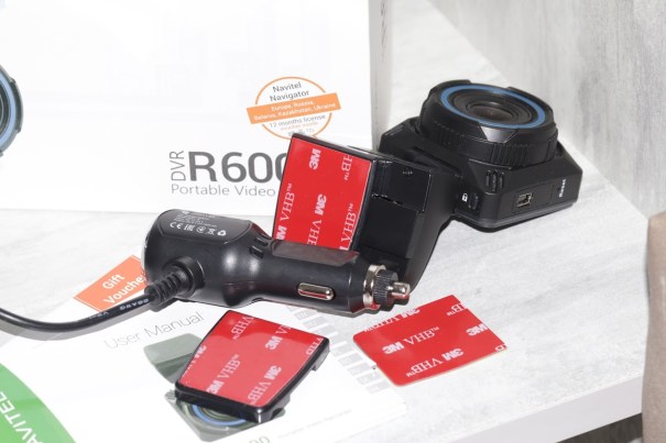 NAVITEL R600 – автомобильный регистратор с хорошей видеосъемкой и не только