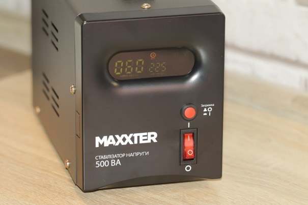 Maxxter MX-AVR-S500-01 – стабилизатор для дома