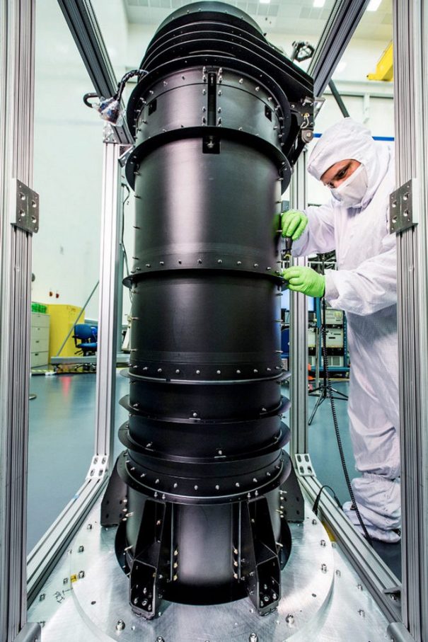 46297 Башня телескопа Уэбба готова к разворачиванию в космосе