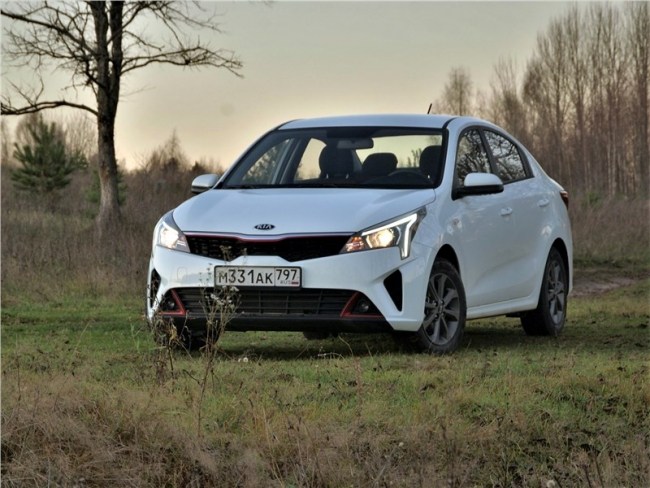 46946 KIA Rio – Повертеться перед зеркалом. KIA Rio Sedan