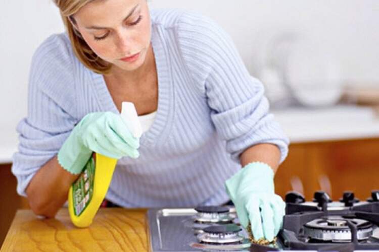 48975 Как очистить плиту. Чтобы очистить кухонную плиту нужно потратить не мало времени и усилий