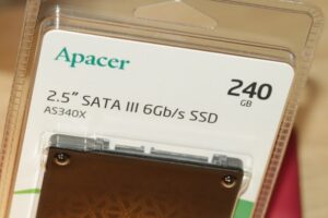 53393 Apacer AS340X 240 GB (AP240GAS340XC-1) – тонкий SSD со стильным дизайном и отличными скоростями