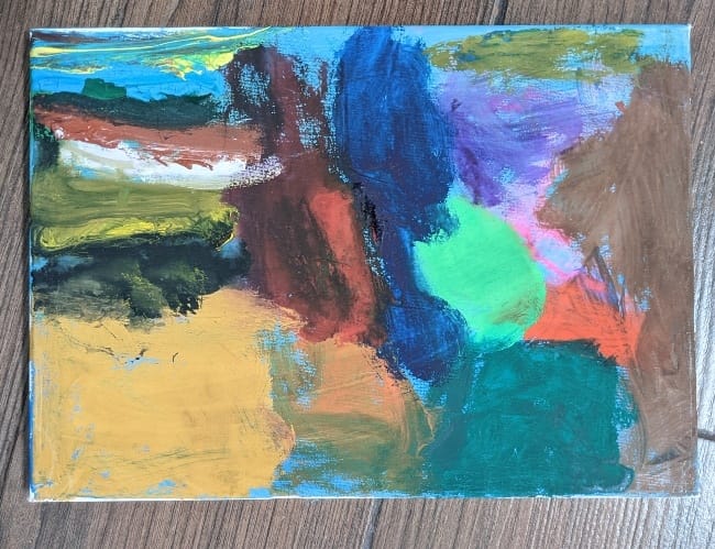 5-летняя художница создала собственный стиль и теперь за её картинами стоит очередь