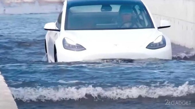 56648 Видео из Китая с «плывущим» по воде электромобилем Tesla Model 3 (видео)