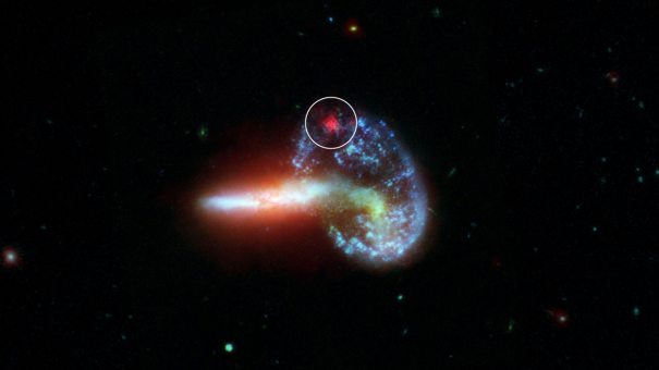 галактика Arp 148 со взрывом сверхновой