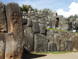 57108 Загадочное место в Перу: стены, построенные дьяволом?