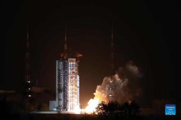 58190 Китай запустил первый спутник для исследования Солнца