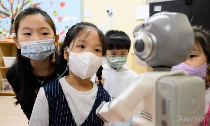 59380 Роботы-няни пришли в детские сады Южной Кореи (3 фото)