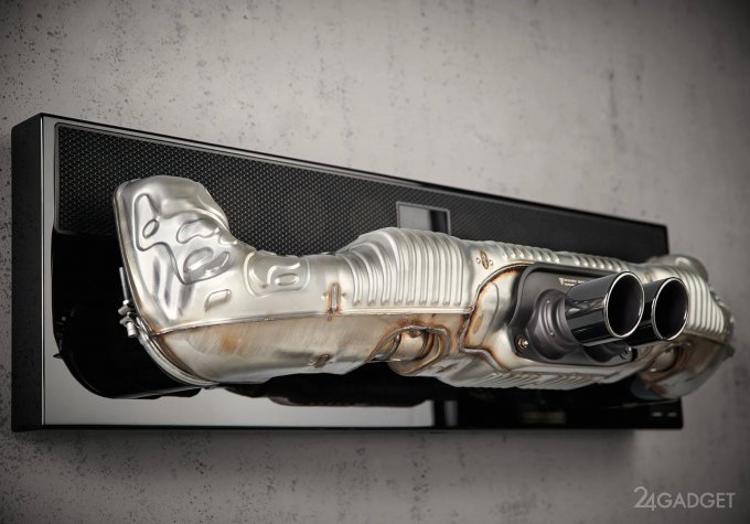 61689 Porsche выпустила жуткой дорогую акустику в корпусе ржавого глушителя (2 фото)