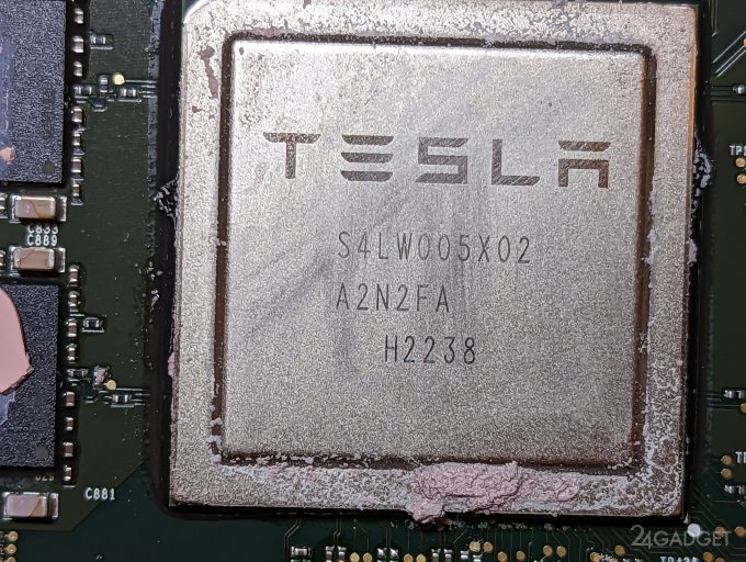 62002 Новий Бортовий комп'ютер Tesla вивчили до анонсу (5 фото)