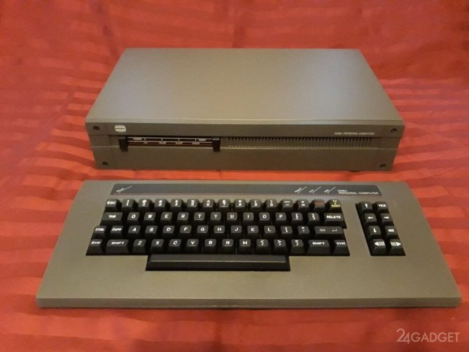 62278 На eBay выставили 2000 ПК 80-х годов (2 фото)