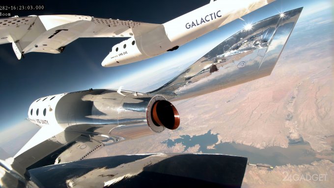 62272 Virgin Galactic успішно запустила туристів у космос